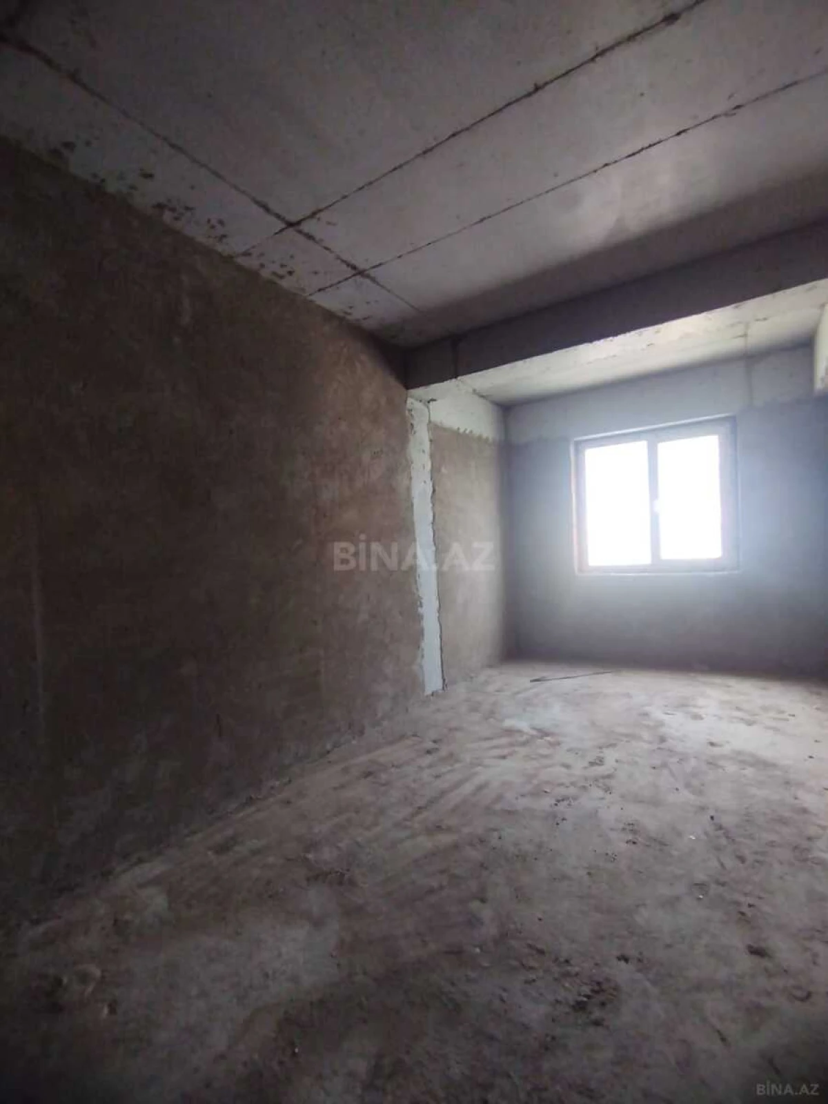 Satılır 4 otaqlı mənzil 193 m²