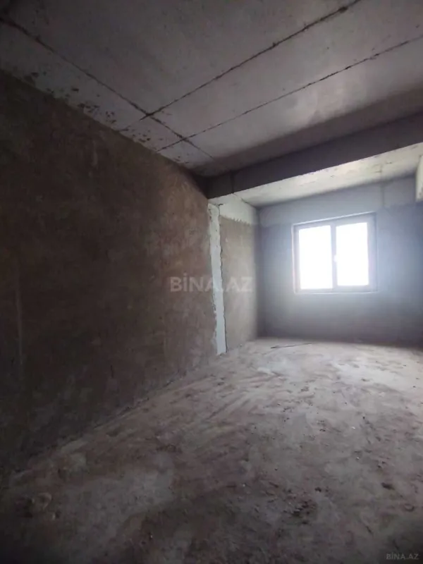 Satılır 4 otaqlı mənzil 193 m²