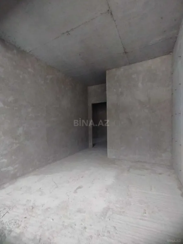 Satılır 4 otaqlı mənzil 193 m²