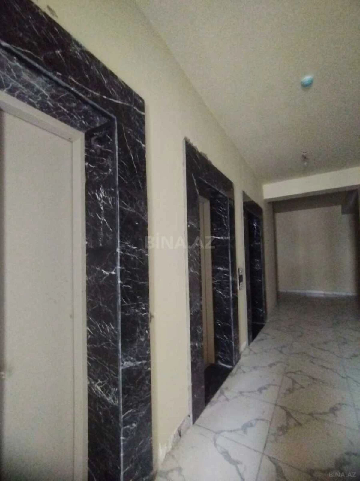 Satılır 4 otaqlı mənzil 193 m²