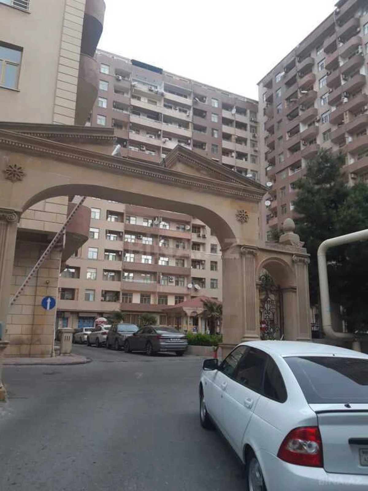 Satılır 3 otaqlı mənzil 110 m²