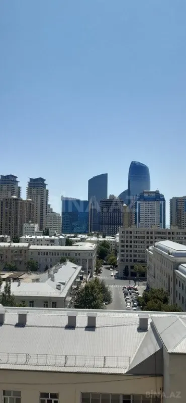 Satılır 3 otaqlı mənzil 110 m²