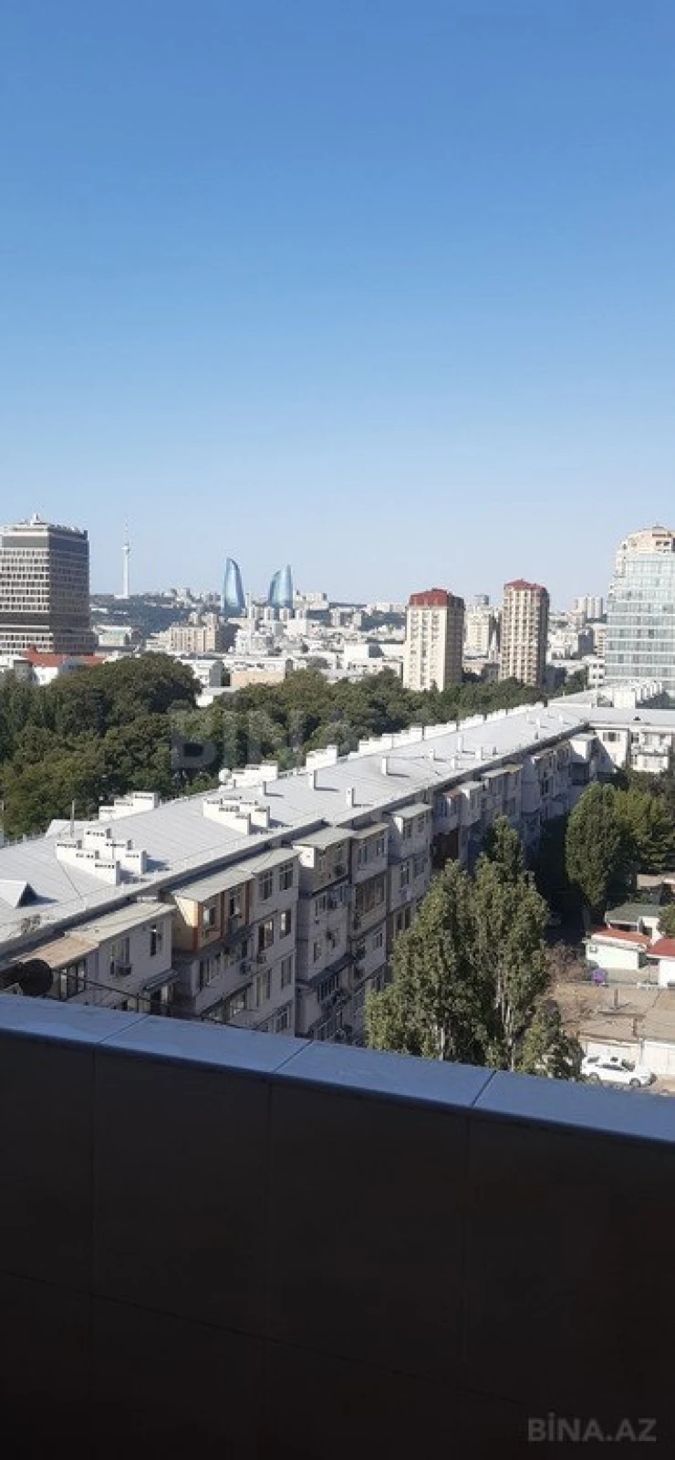 Satılır 3 otaqlı mənzil 110 m²
