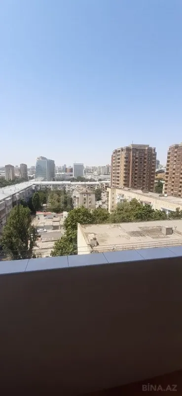 Satılır 3 otaqlı mənzil 110 m²