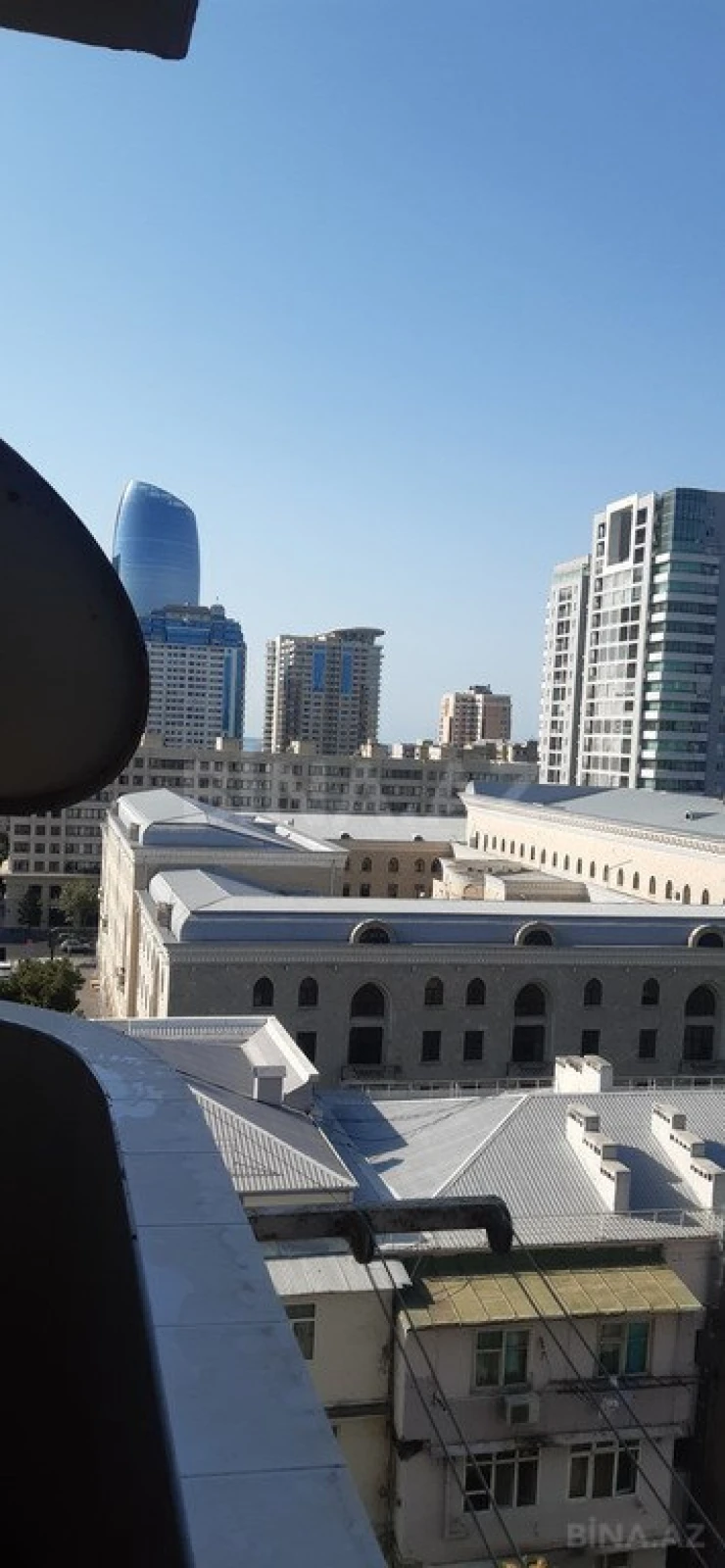 Satılır 3 otaqlı mənzil 110 m²