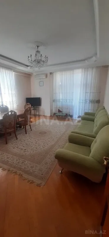 Satılır 3 otaqlı mənzil 110 m²