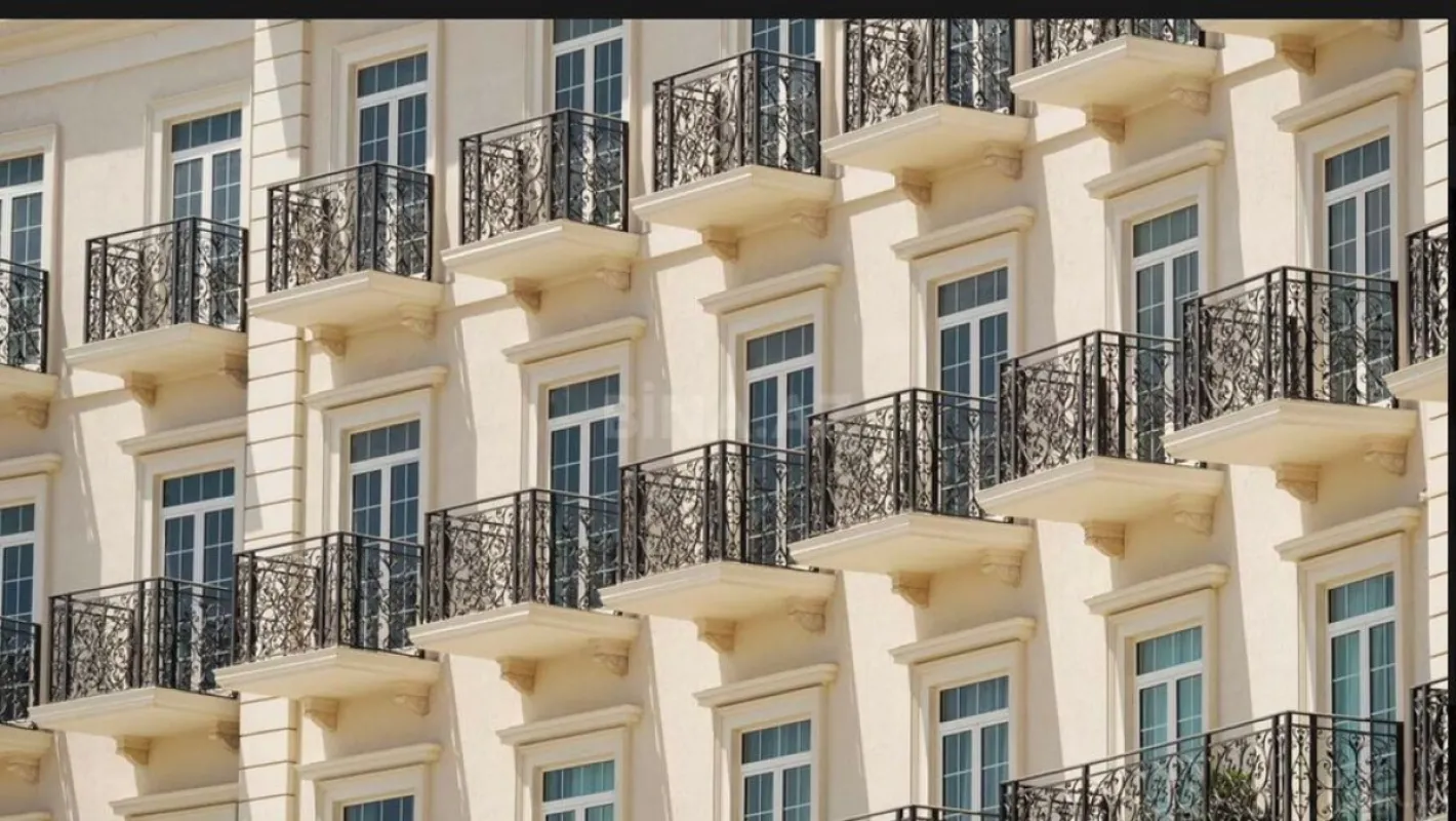 Satılır 4 otaqlı mənzil 145 m²