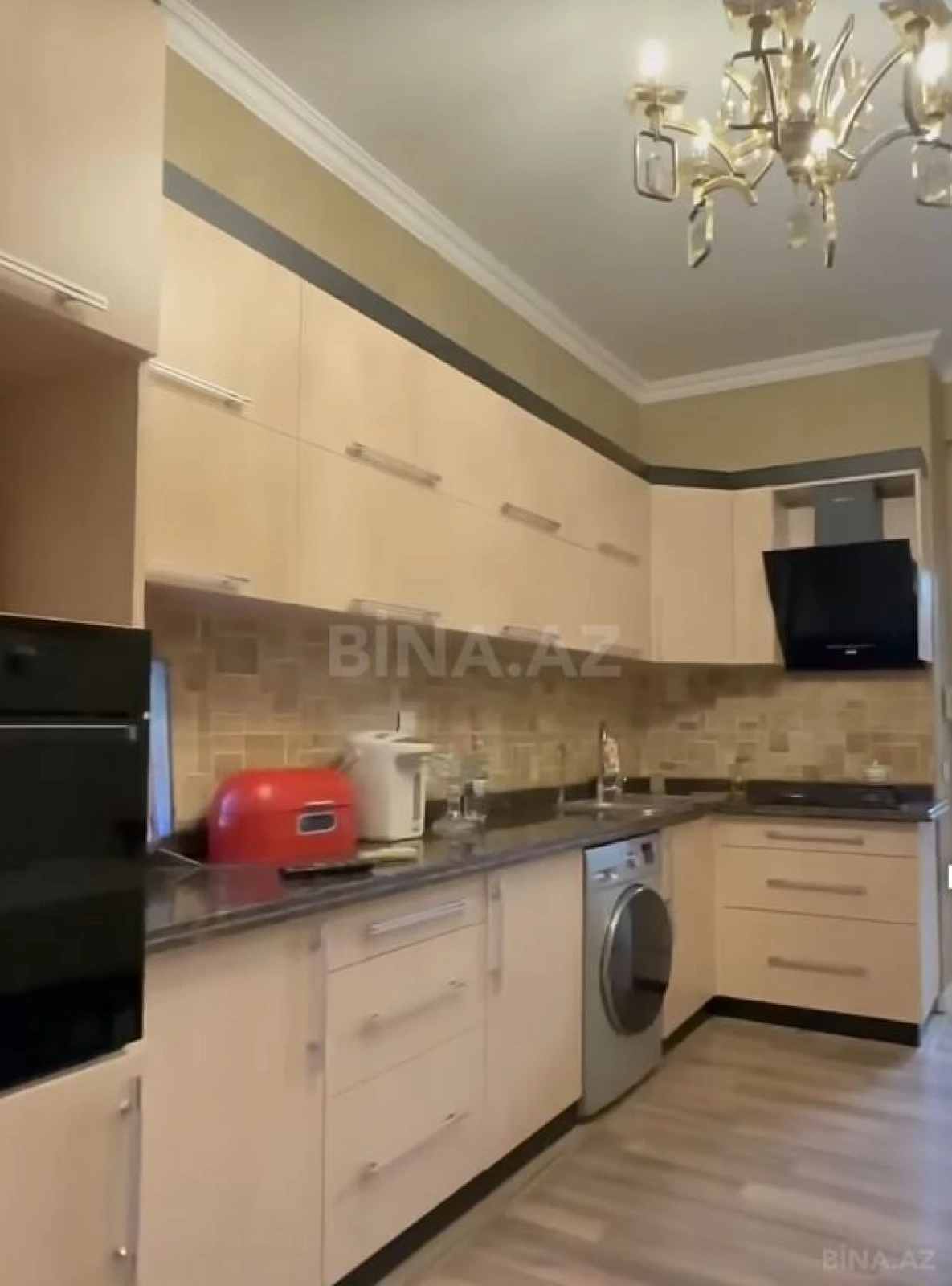 Satılır 3 otaqlı mənzil 125 m²