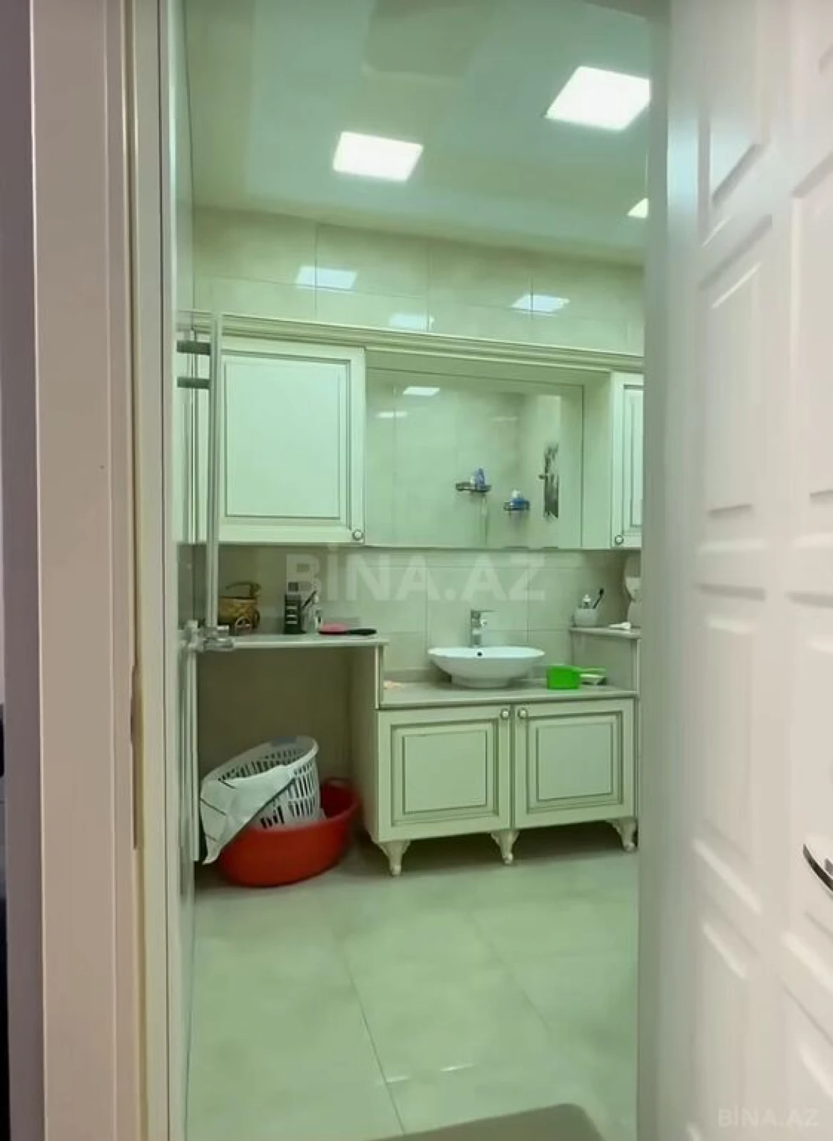 Satılır 3 otaqlı mənzil 125 m²