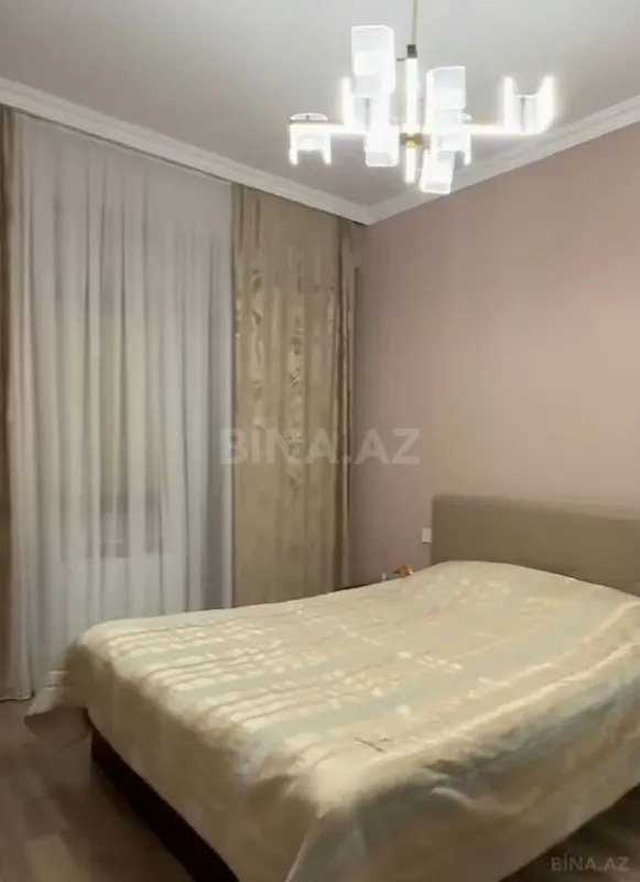 Satılır 3 otaqlı mənzil 125 m²