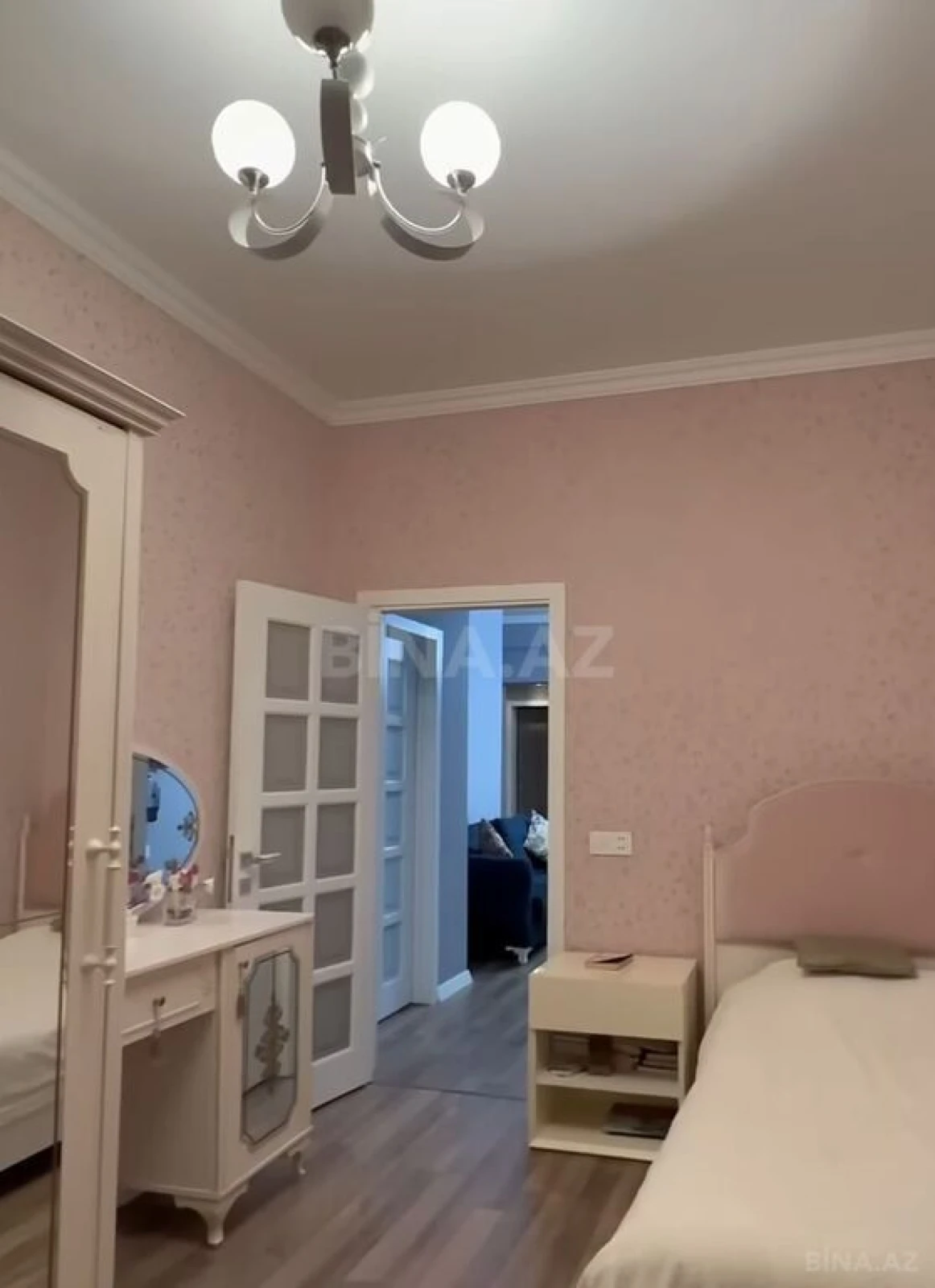 Satılır 3 otaqlı mənzil 125 m²