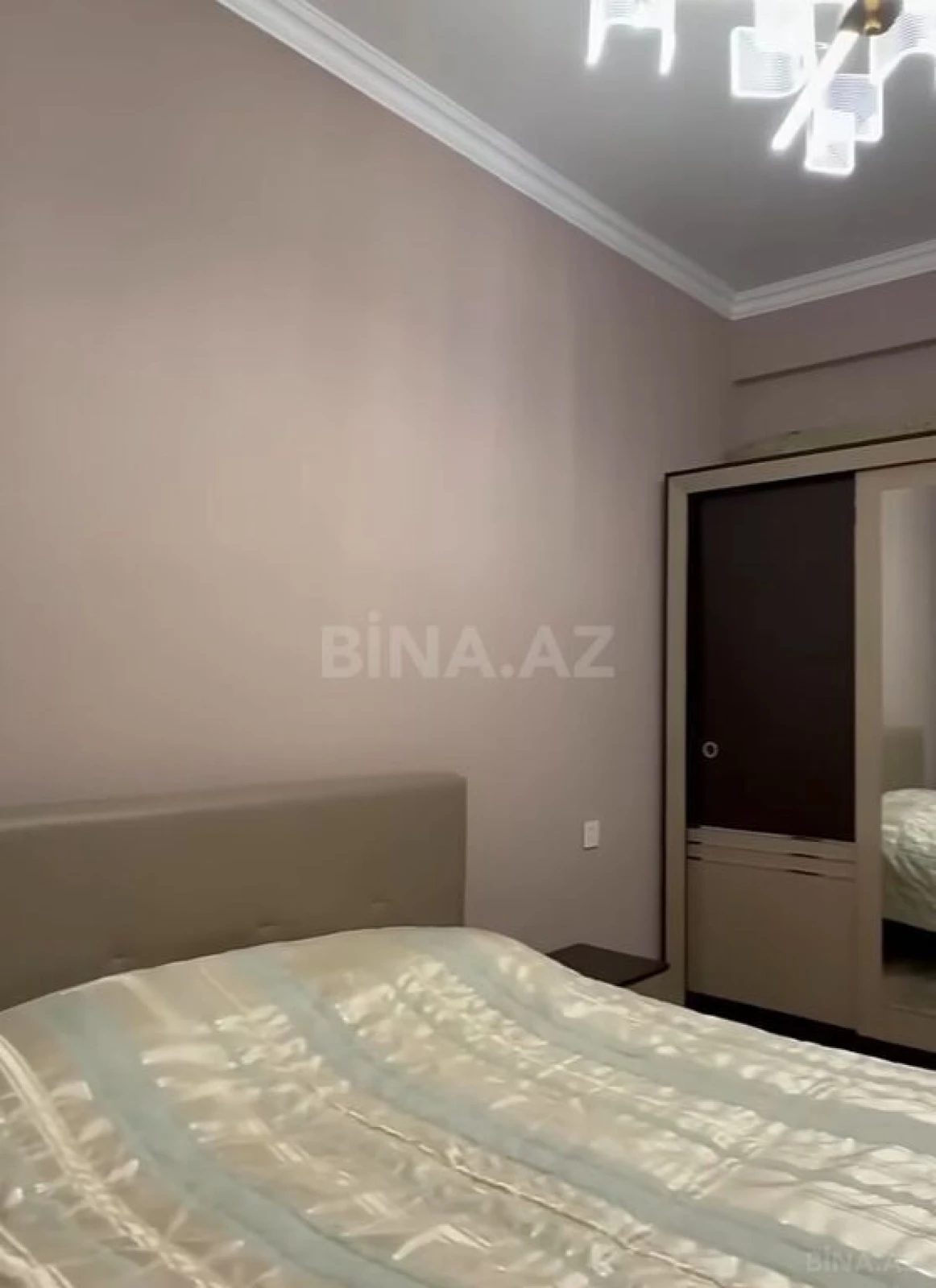 Satılır 3 otaqlı mənzil 125 m²