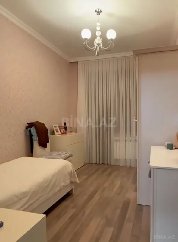 Satılır 3 otaqlı mənzil 125 m²