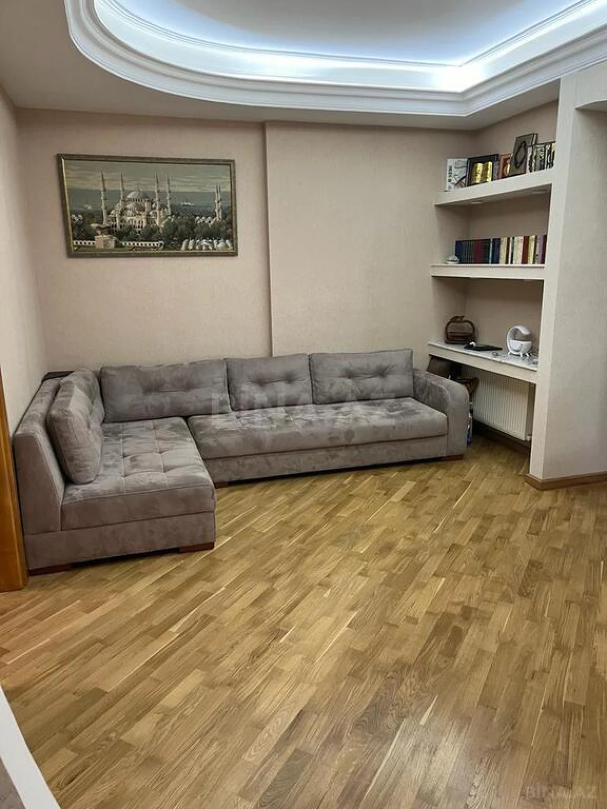 Satılır 3 otaqlı mənzil 154 m²