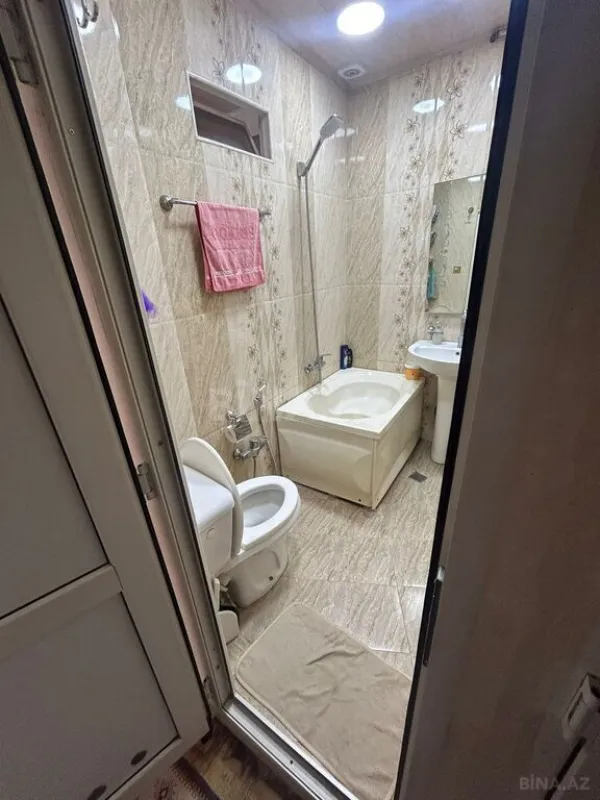 Satılır 5 otaqlı mənzil 130 m²