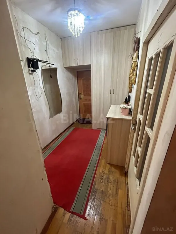 Satılır 5 otaqlı mənzil 130 m²