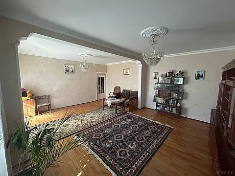 Satılır 5 otaqlı mənzil 130 m²