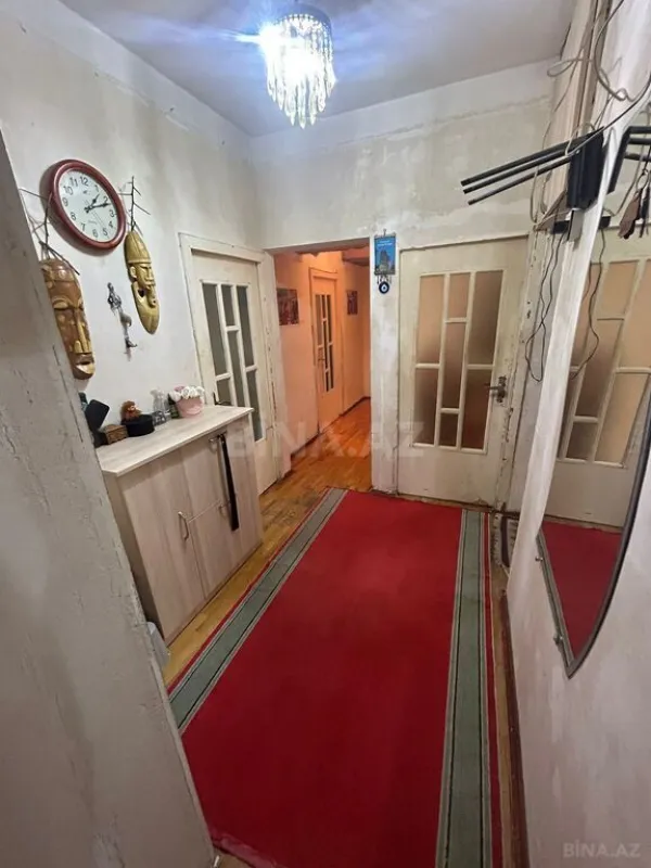 Satılır 5 otaqlı mənzil 130 m²