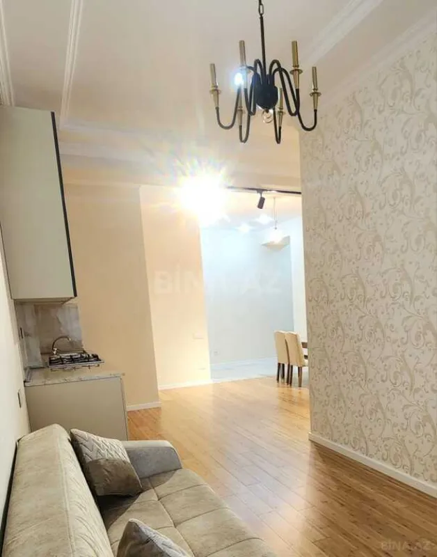 Kirayə verilir 2 otaqlı mənzil 74 m²
