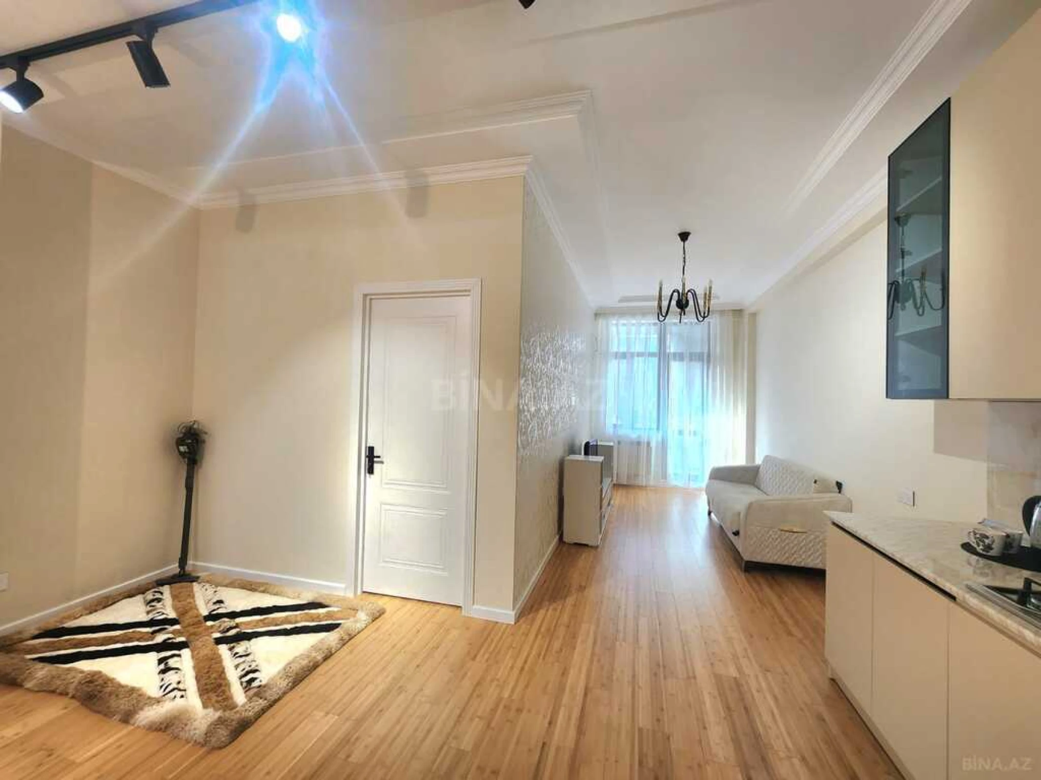 Kirayə verilir 2 otaqlı mənzil 74 m²