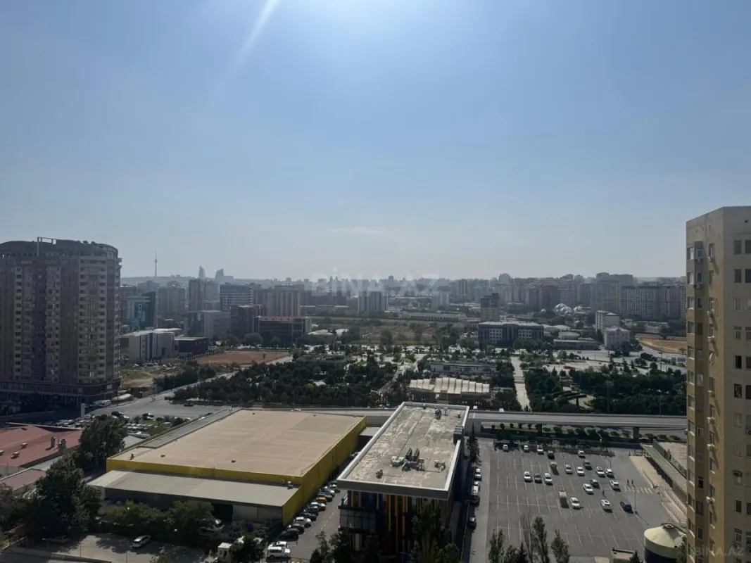 Satılır 5 otaqlı mənzil 170 m²