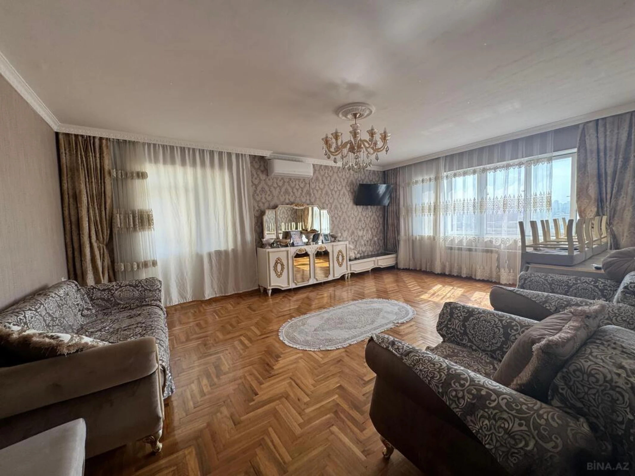 Satılır 5 otaqlı mənzil 170 m²