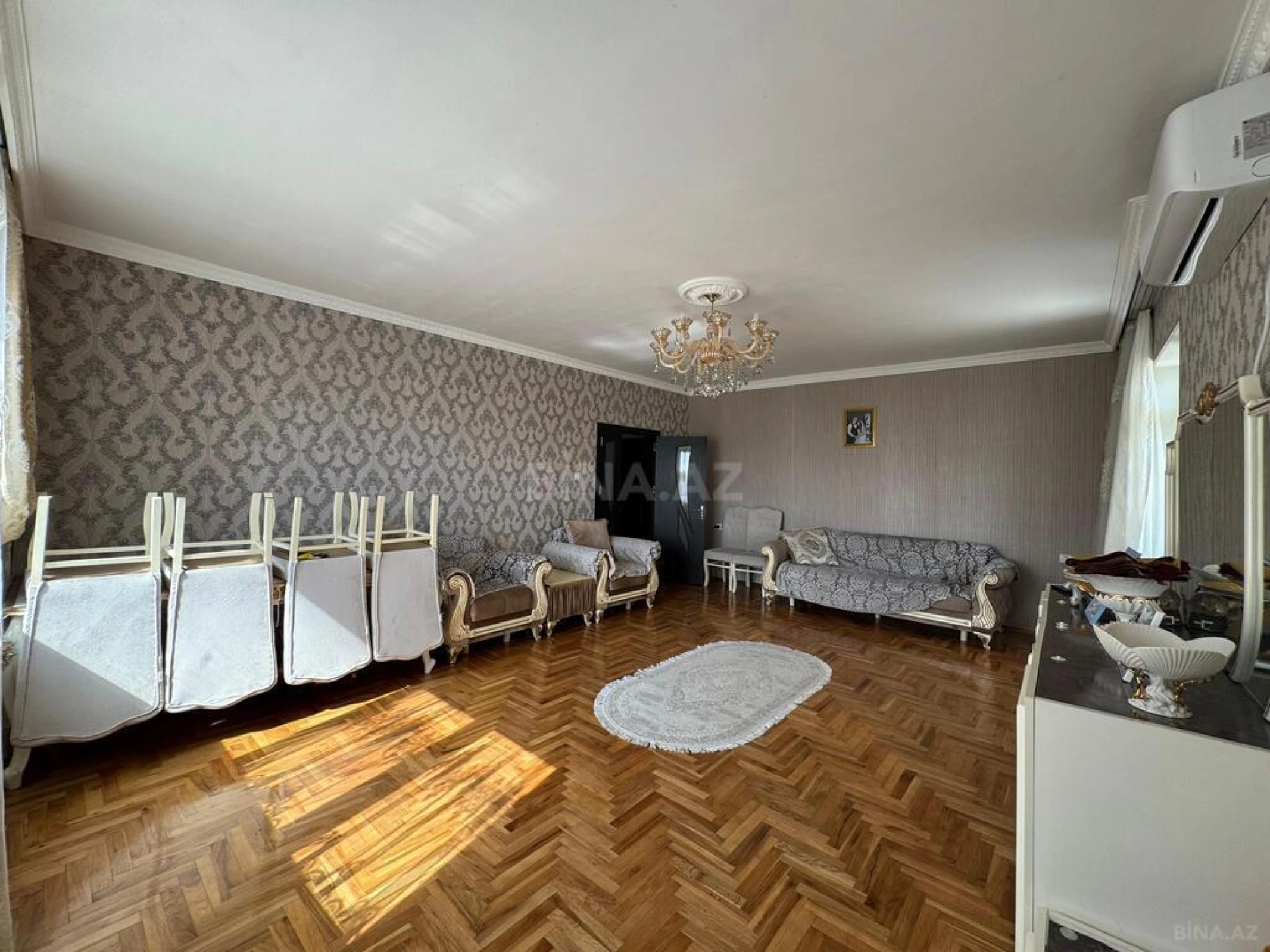 Satılır 5 otaqlı mənzil 170 m²