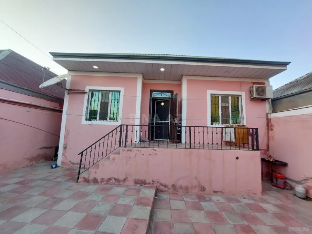 Satılır 4 otaqlı həyət evi 100 m²