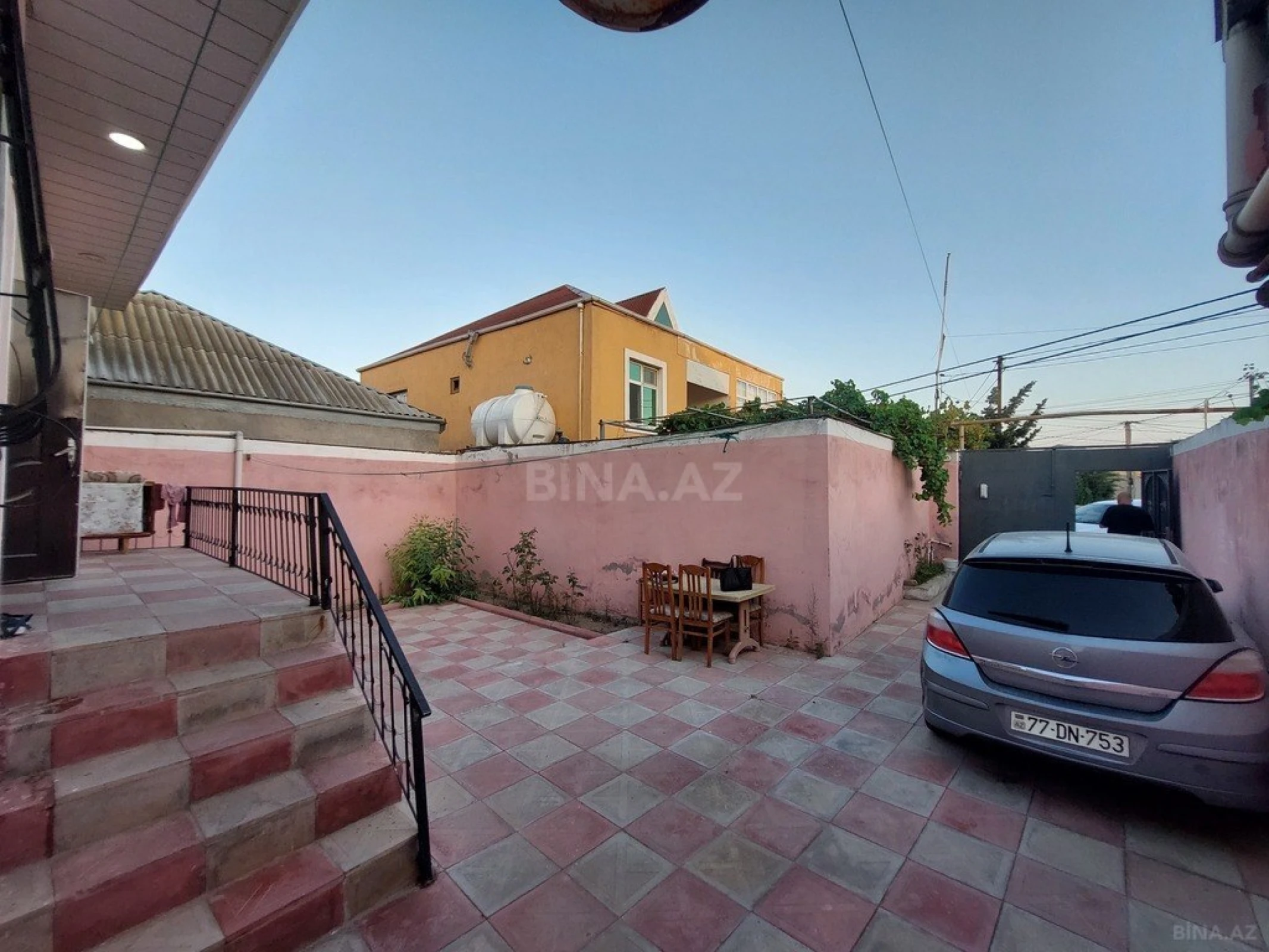 Satılır 4 otaqlı həyət evi 100 m²