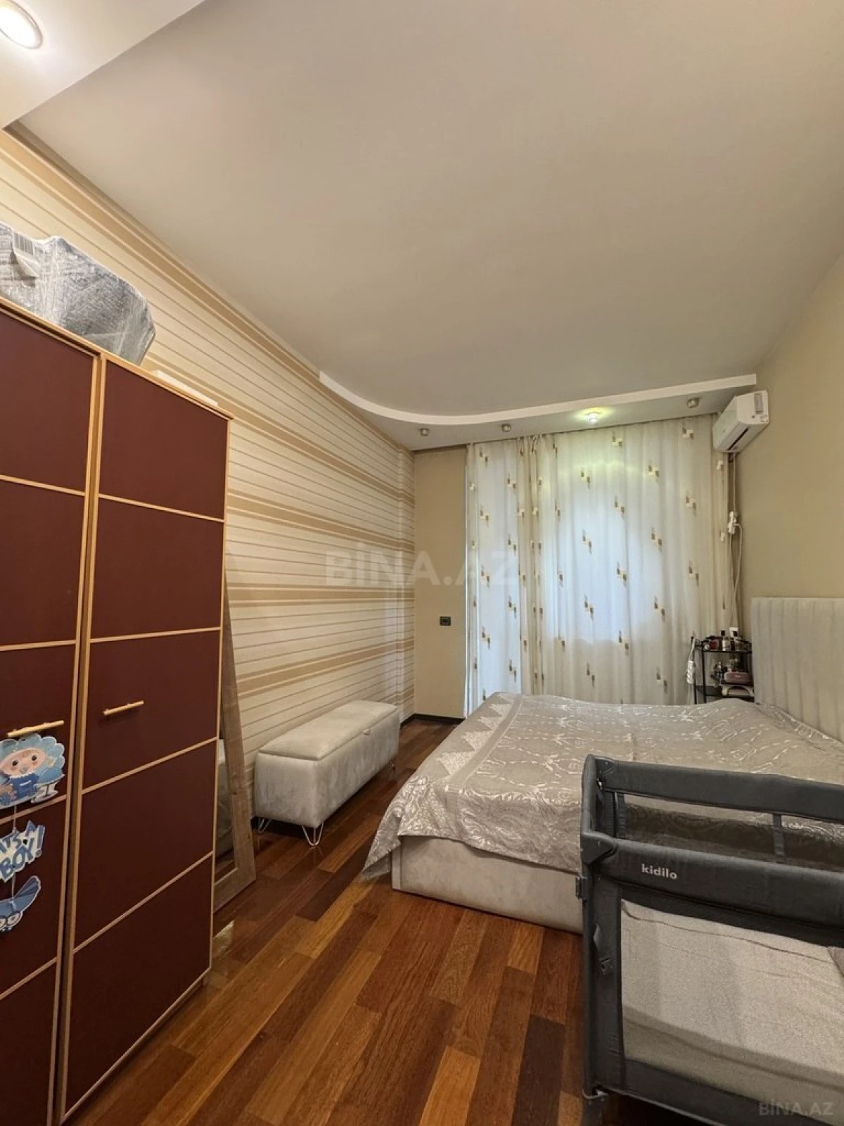 Satılır 4 otaqlı mənzil 210 m²