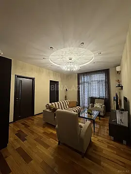 Satılır 4 otaqlı mənzil 210 m²