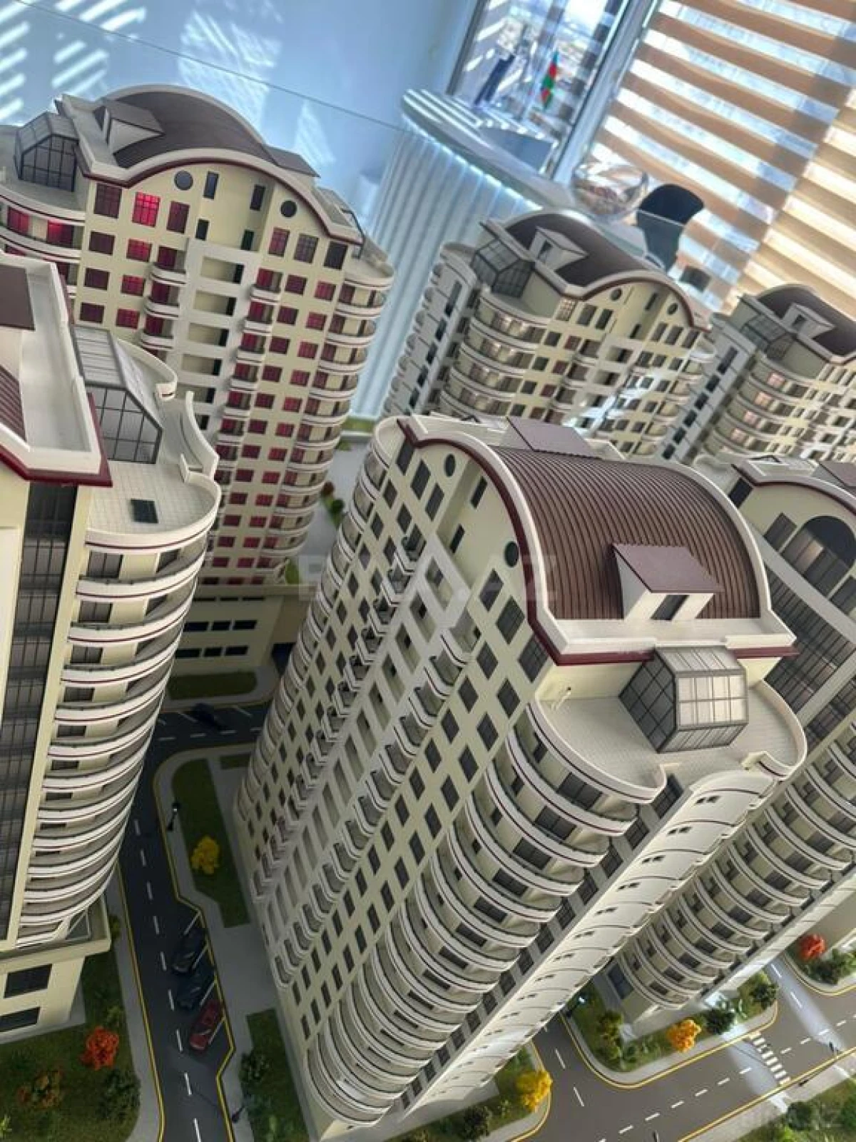 Satılır 2 otaqlı mənzil 77 m²