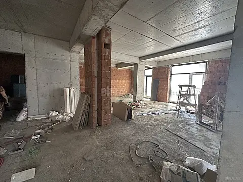 Satılır 2 otaqlı mənzil 77 m²