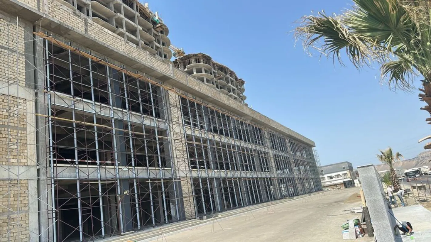 Satılır 2 otaqlı mənzil 77 m²