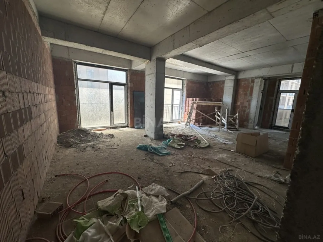 Satılır 2 otaqlı mənzil 77 m²