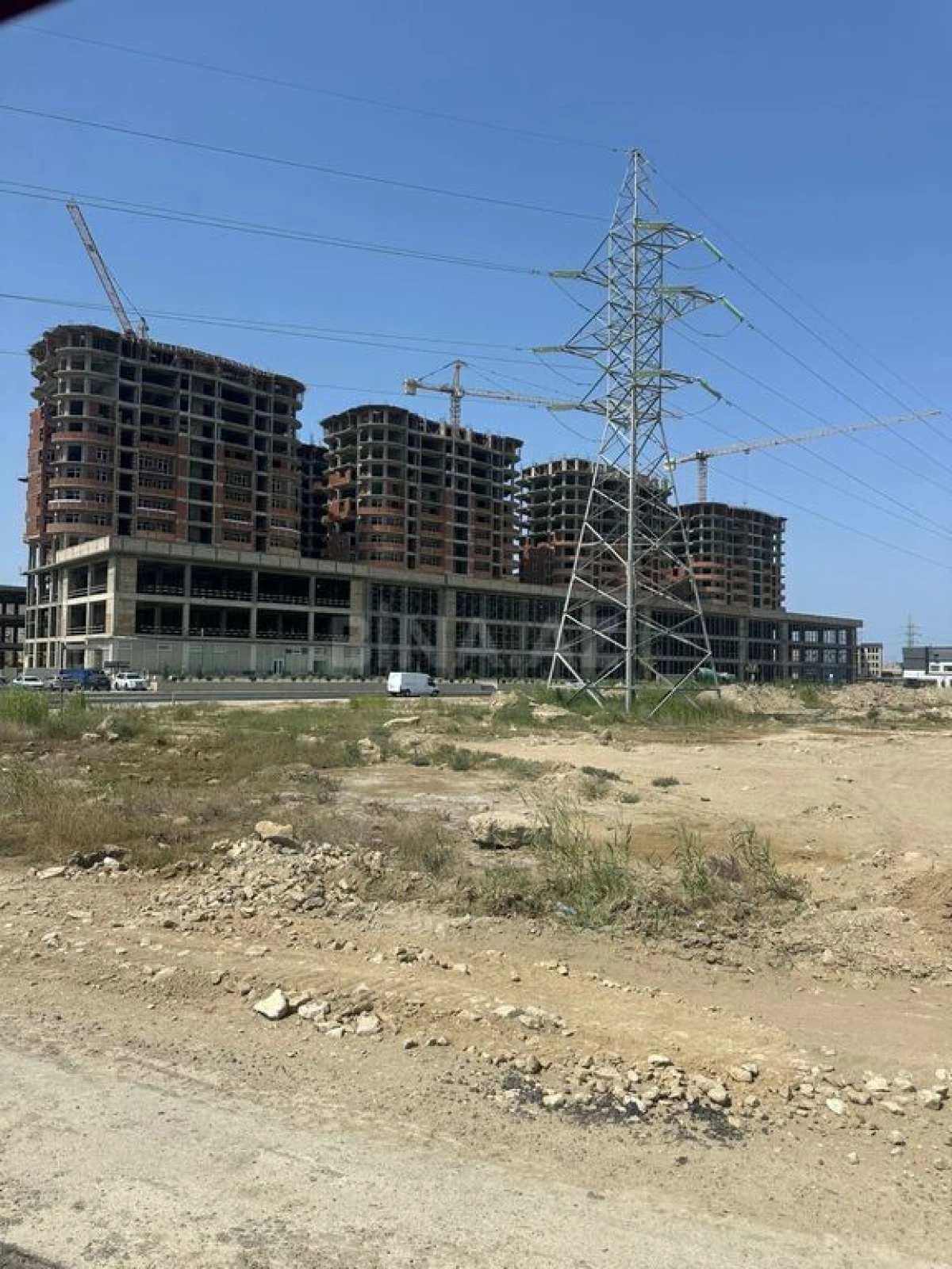 Satılır 2 otaqlı mənzil 77 m²