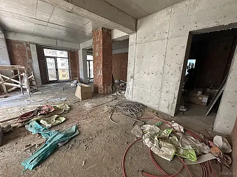 Satılır 2 otaqlı mənzil 77 m²