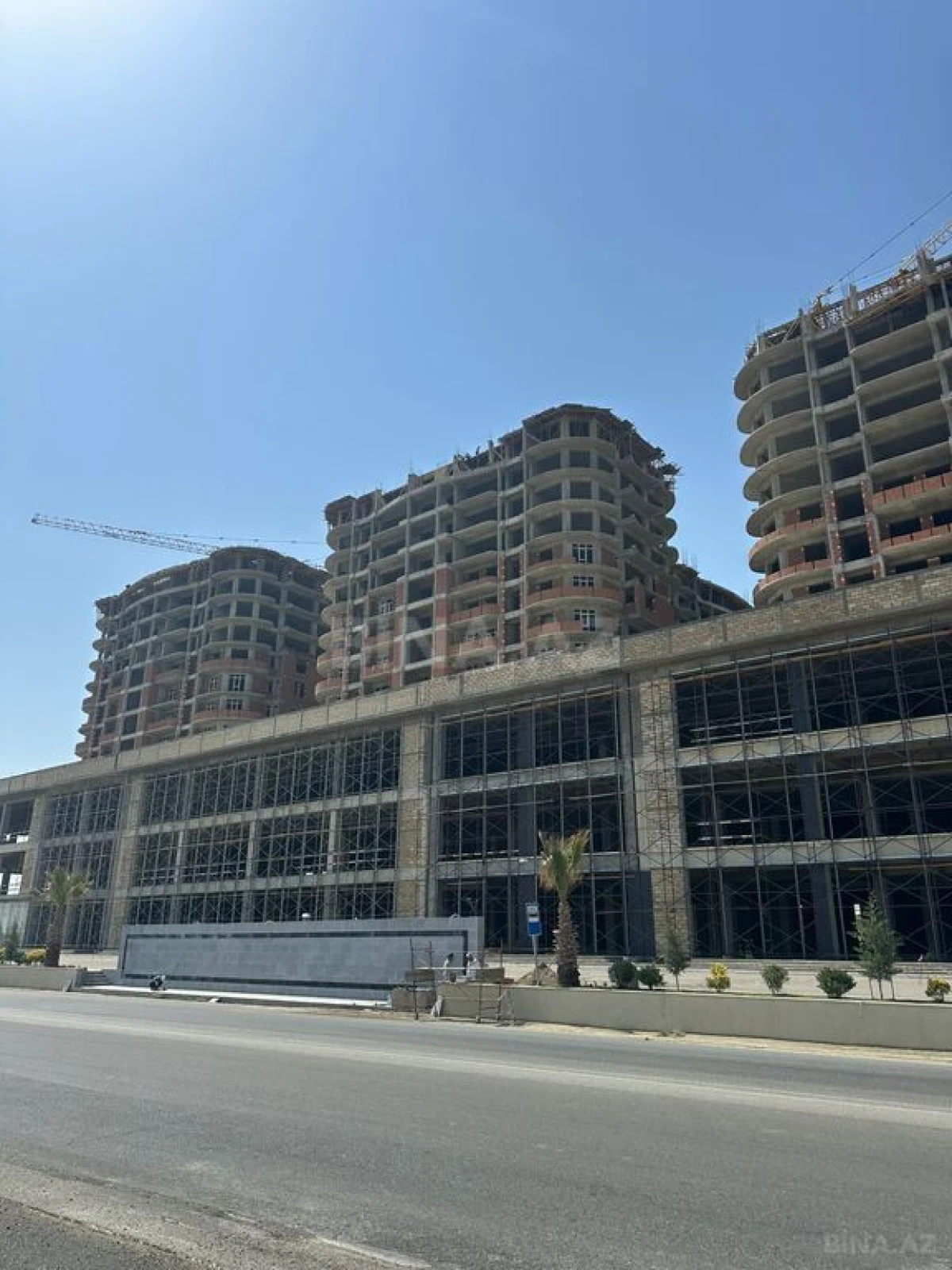 Satılır 2 otaqlı mənzil 77 m²