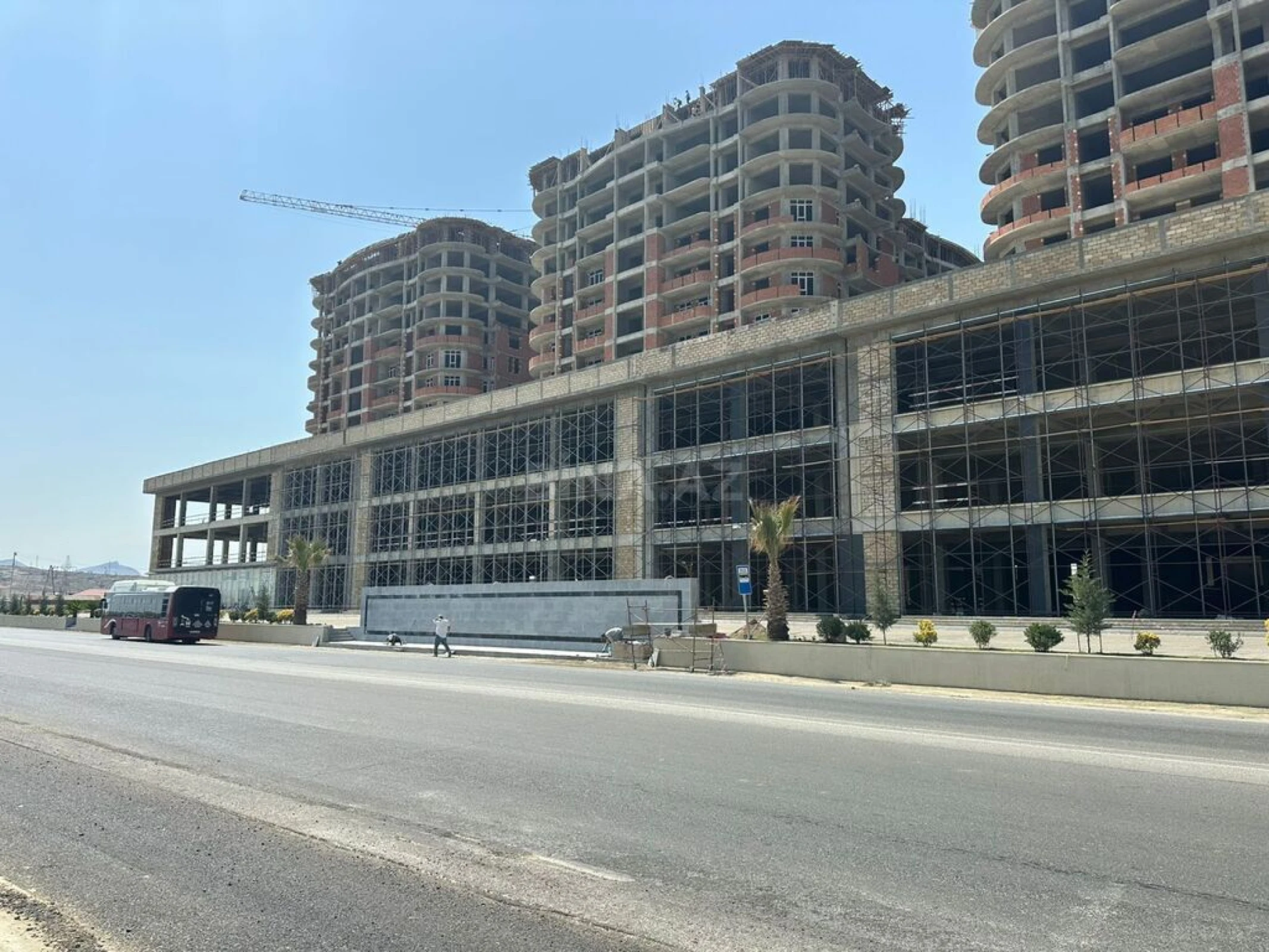 Satılır 2 otaqlı mənzil 77 m²