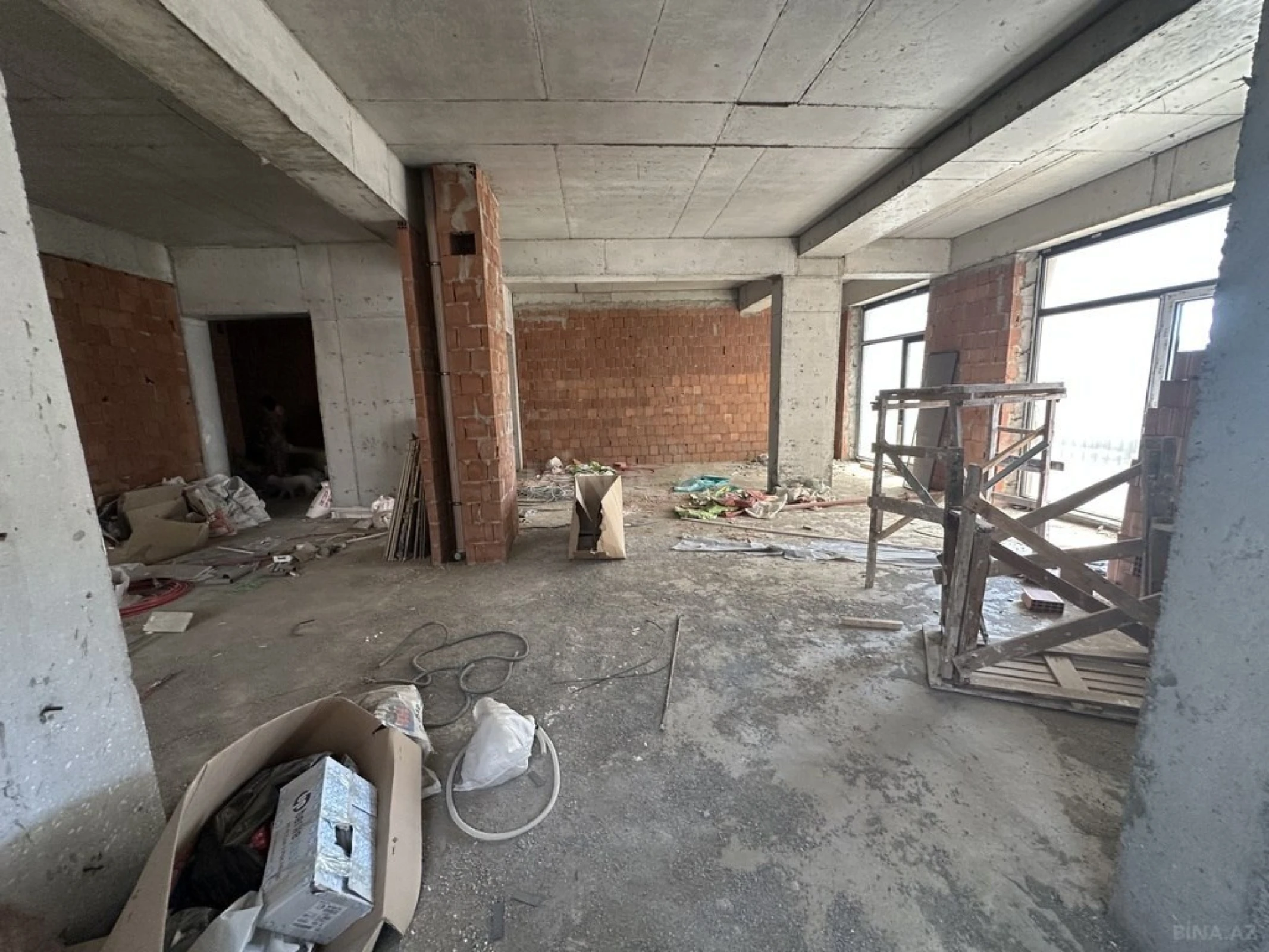 Satılır 2 otaqlı mənzil 77 m²