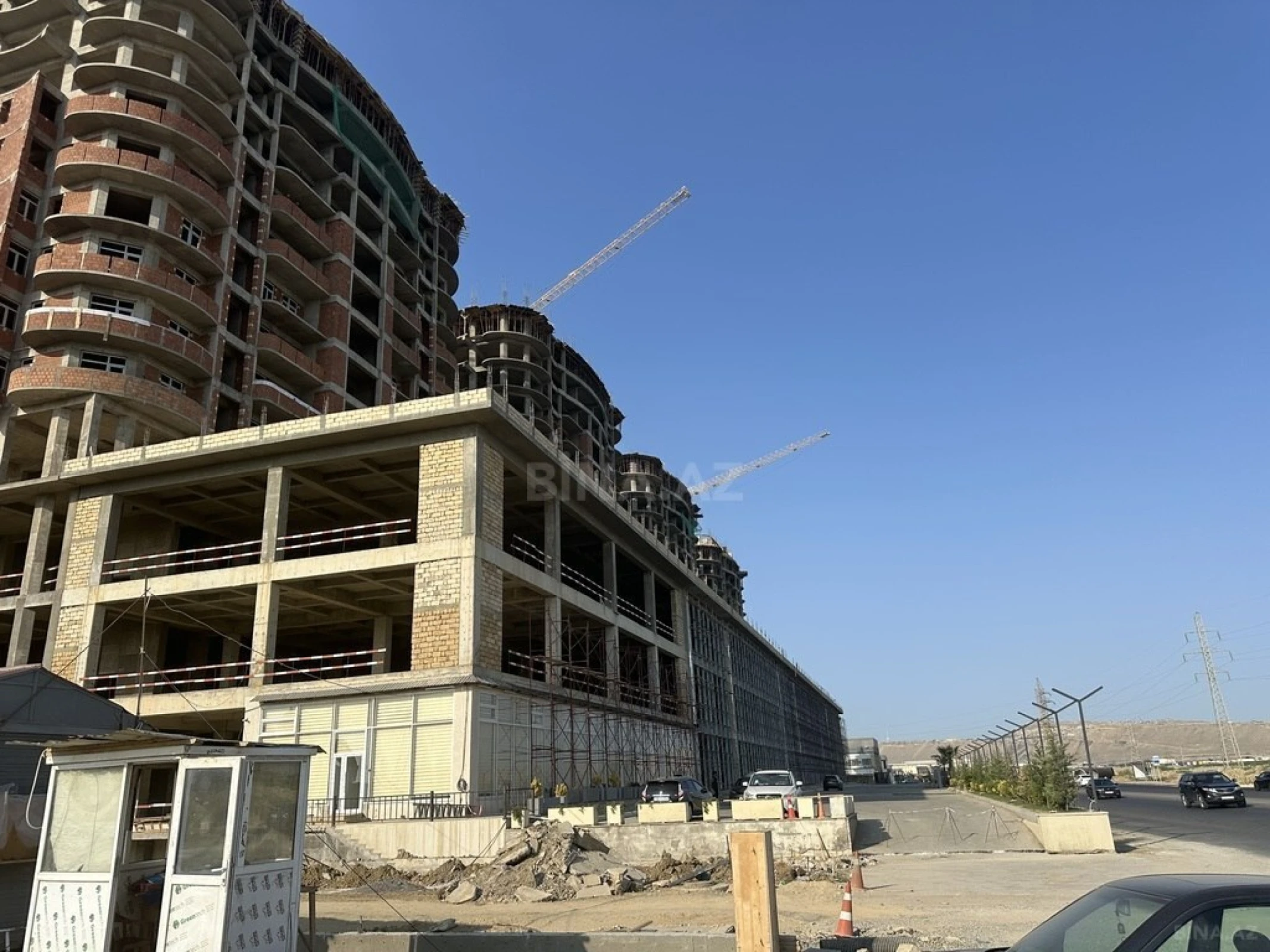 Satılır 2 otaqlı mənzil 77 m²