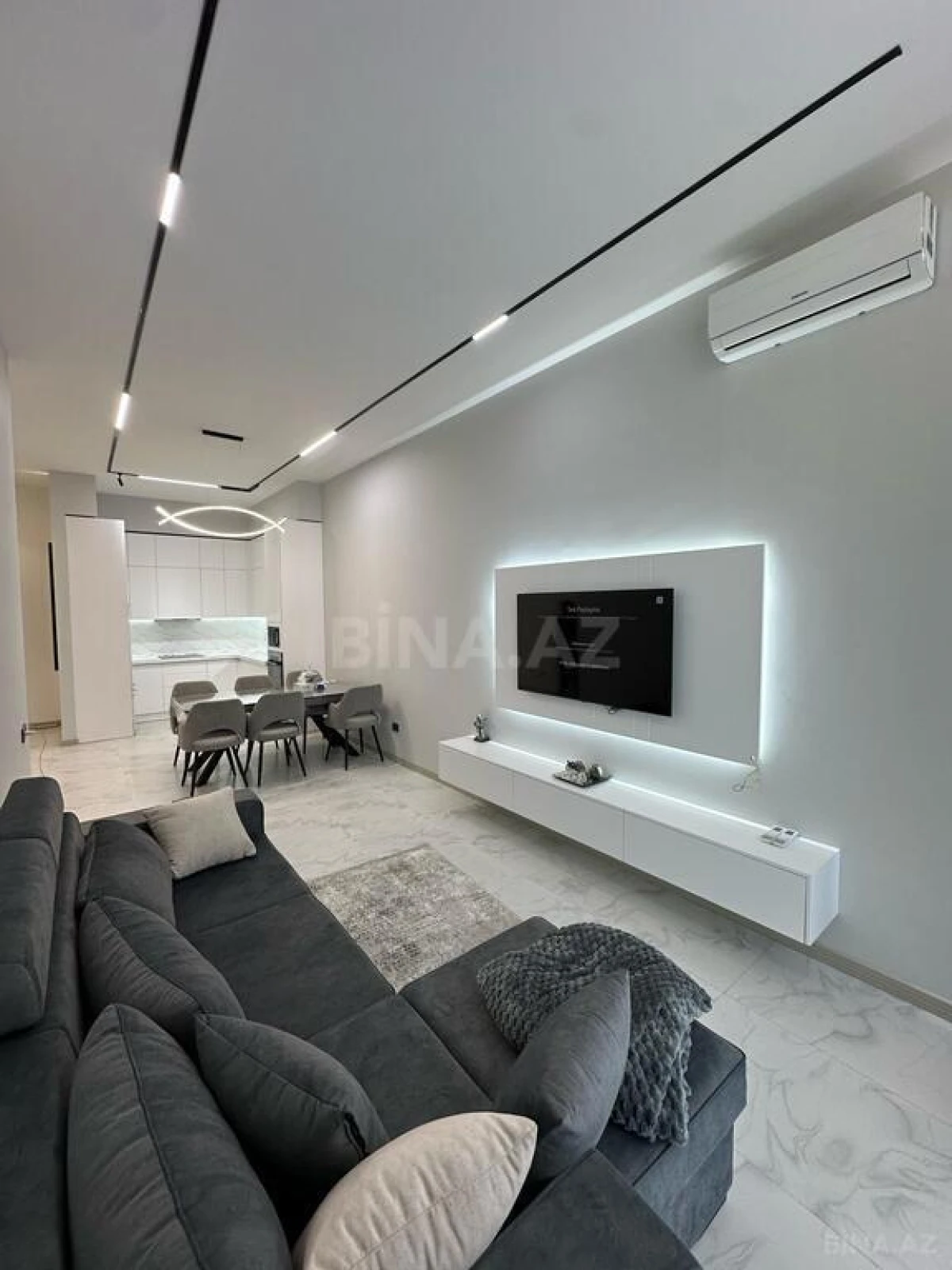 Kirayə verilir 2 otaqlı mənzil 83 m²