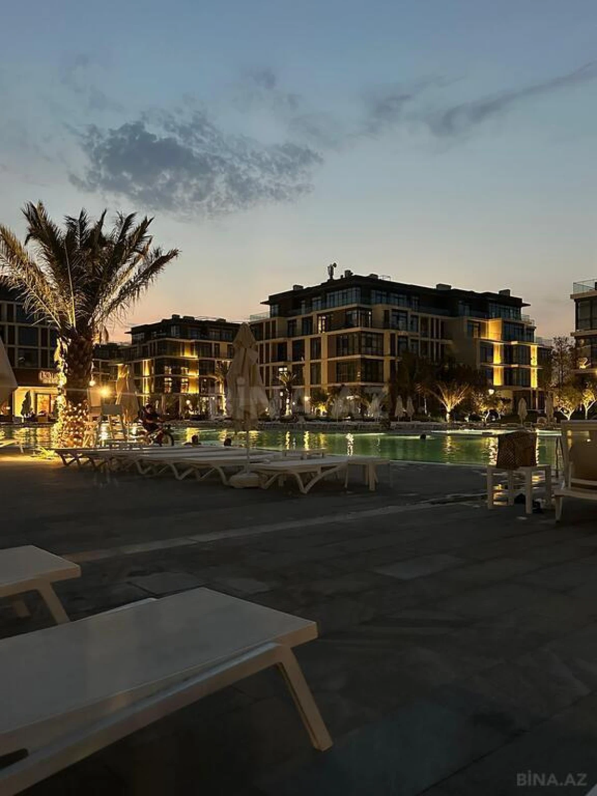 Kirayə verilir 2 otaqlı mənzil 83 m²