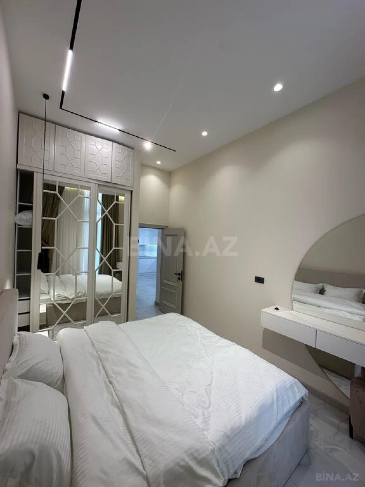 Kirayə verilir 2 otaqlı mənzil 83 m²