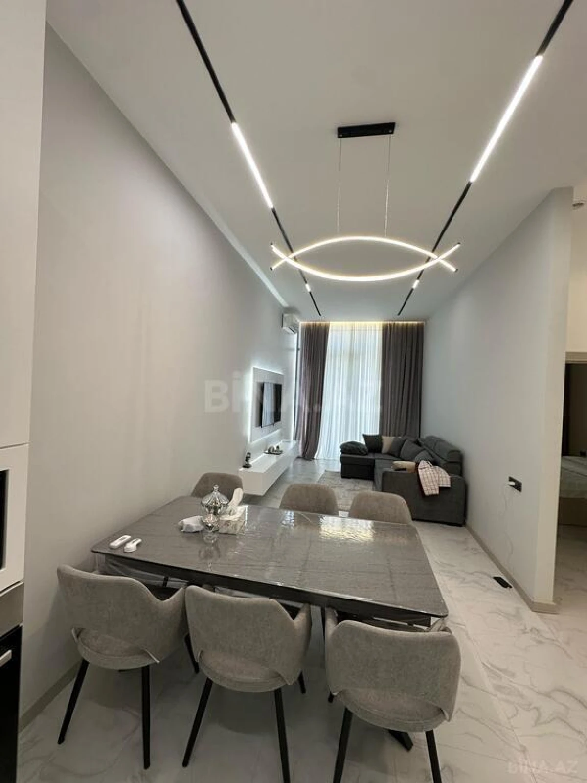 Kirayə verilir 2 otaqlı mənzil 83 m²
