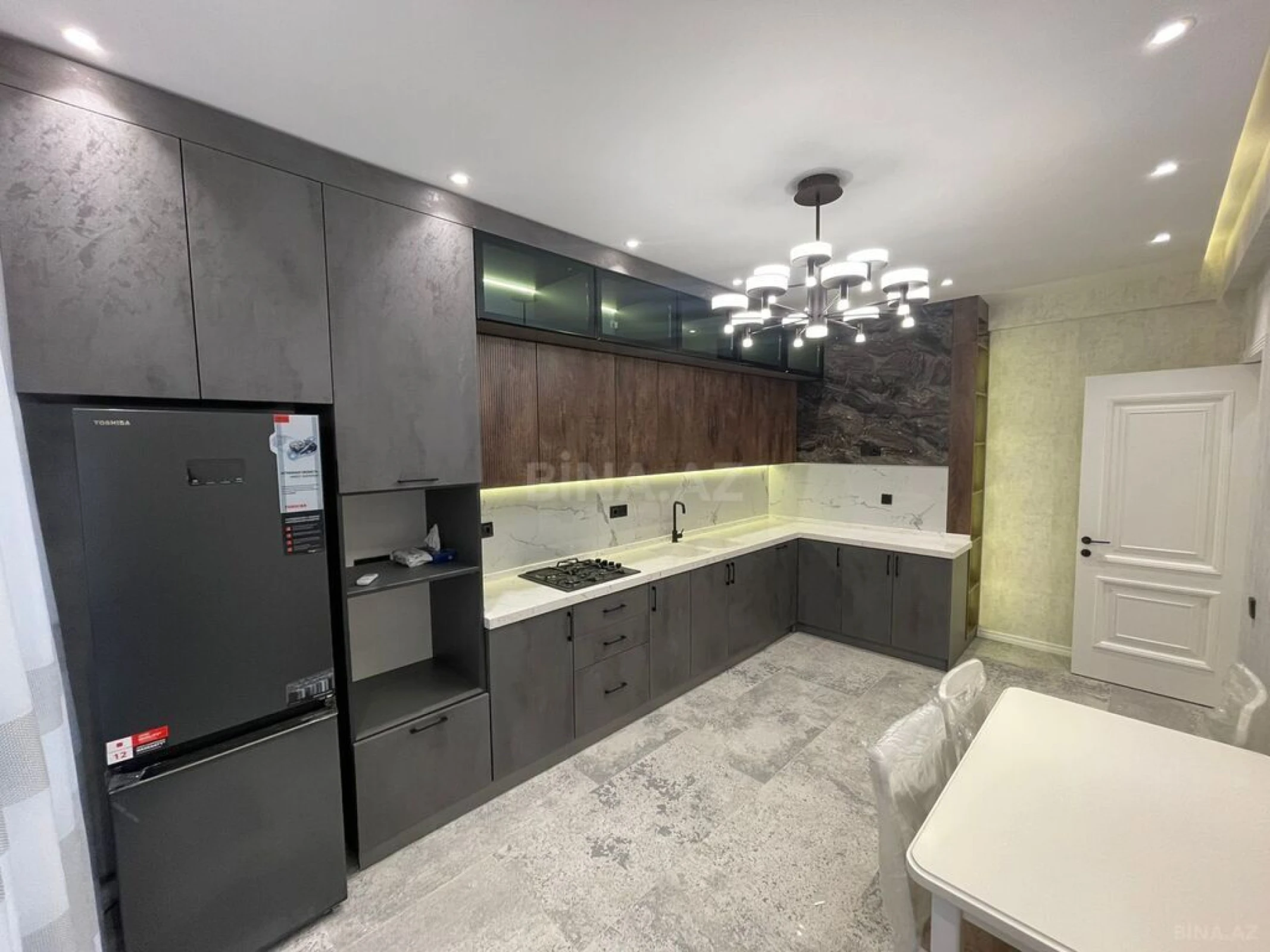 Kirayə verilir 2 otaqlı mənzil 85 m²