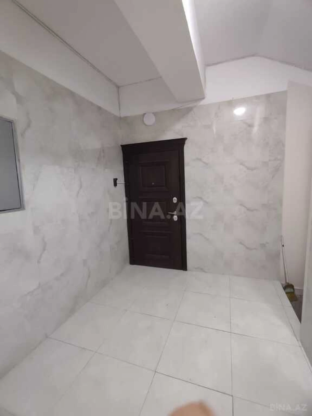 Satılır 4 otaqlı mənzil 180 m²