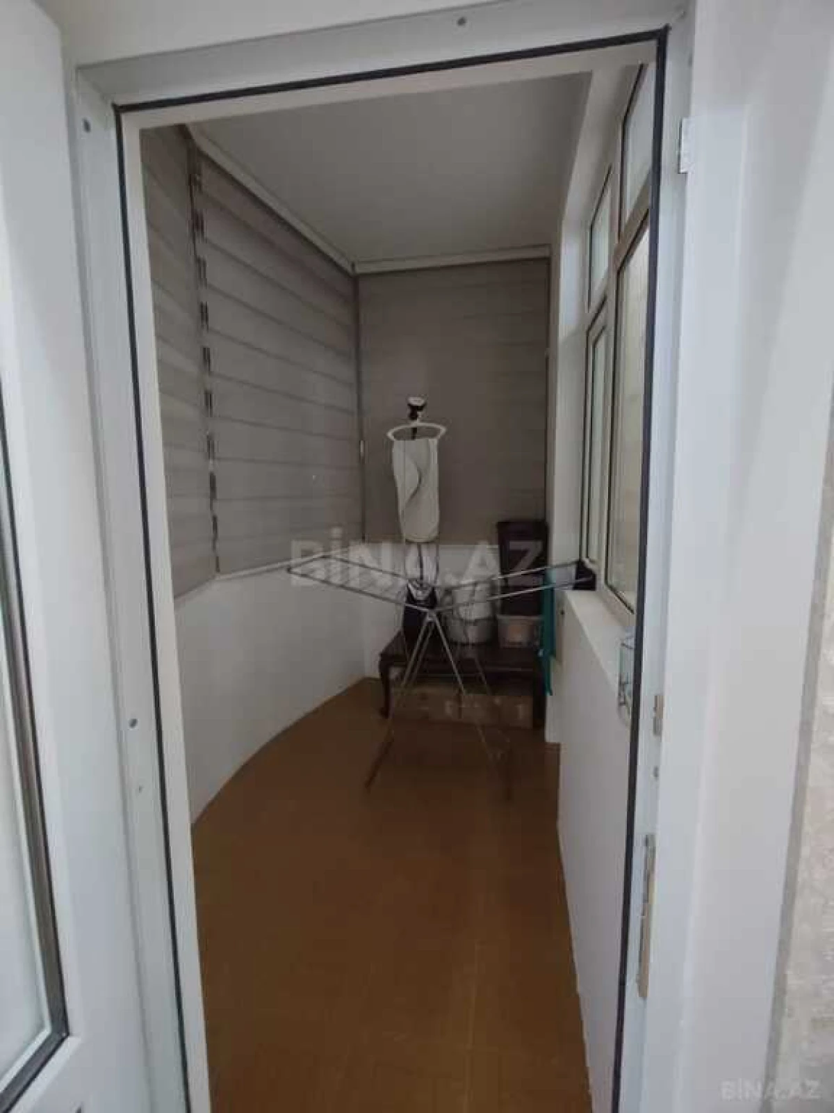 Satılır 4 otaqlı mənzil 180 m²