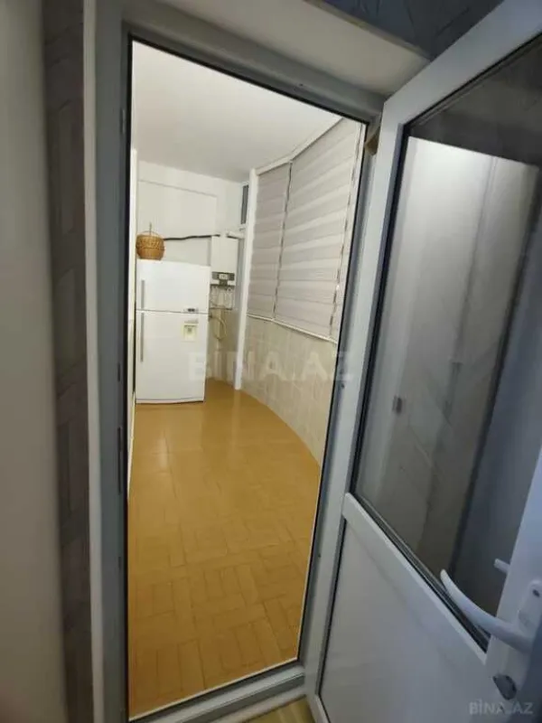 Satılır 4 otaqlı mənzil 180 m²