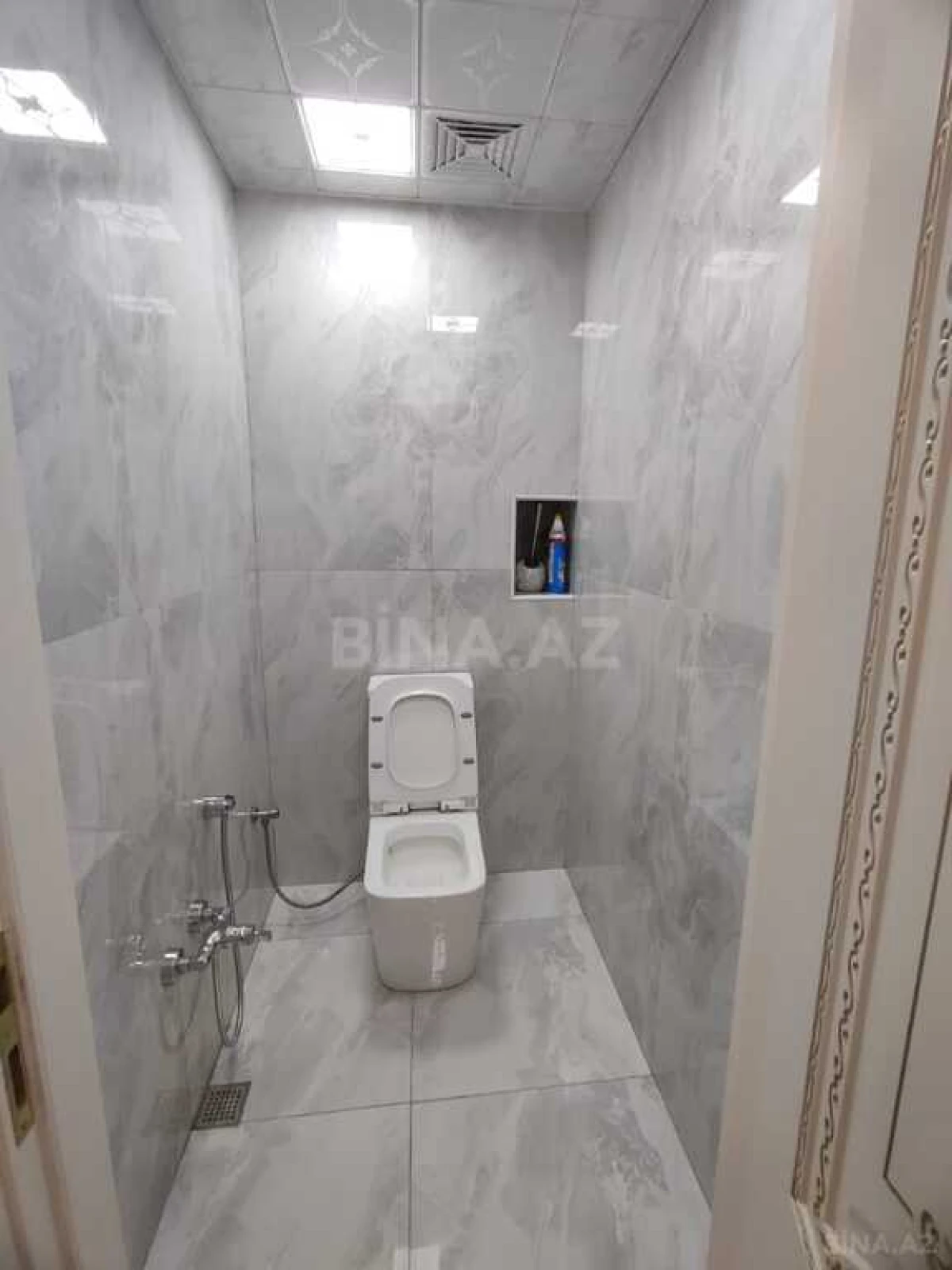 Satılır 4 otaqlı mənzil 180 m²